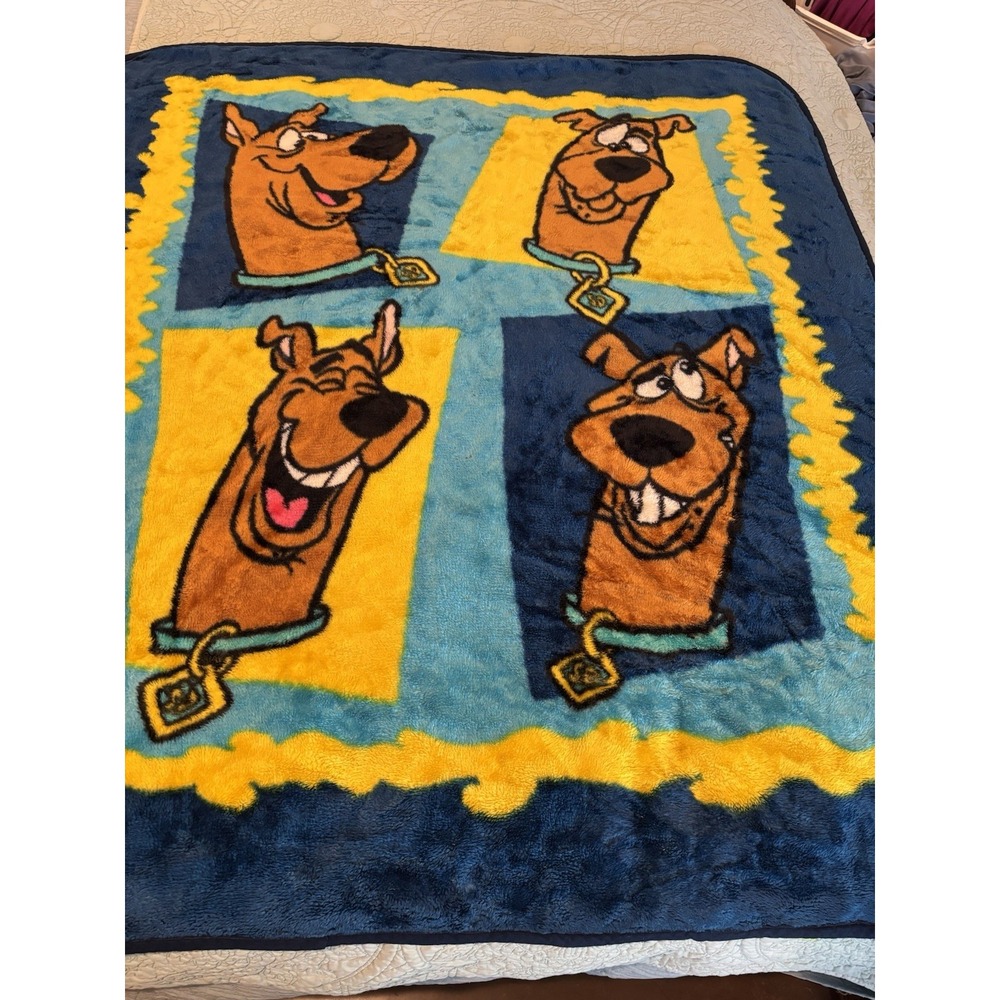 Y2K 2000 Cartoon Network Scooby Doo 50" By 60"MultiColor Thick Throw Blanket